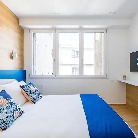 At Twenty-one New - Exclusive Panoramic Views!