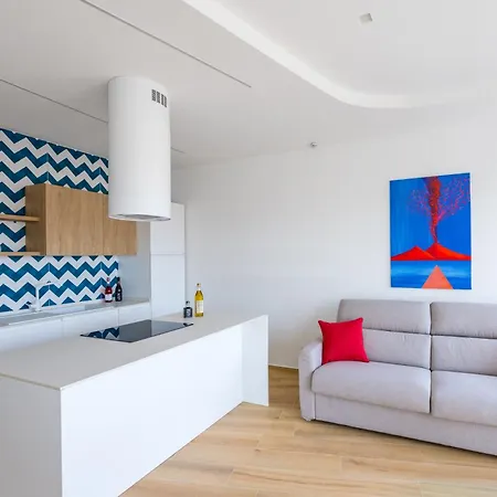 Apartment At Twenty-one New - Exclusive Panoramic Views! *