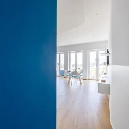 At Twenty-one New - Exclusive Panoramic Views! Apartment *